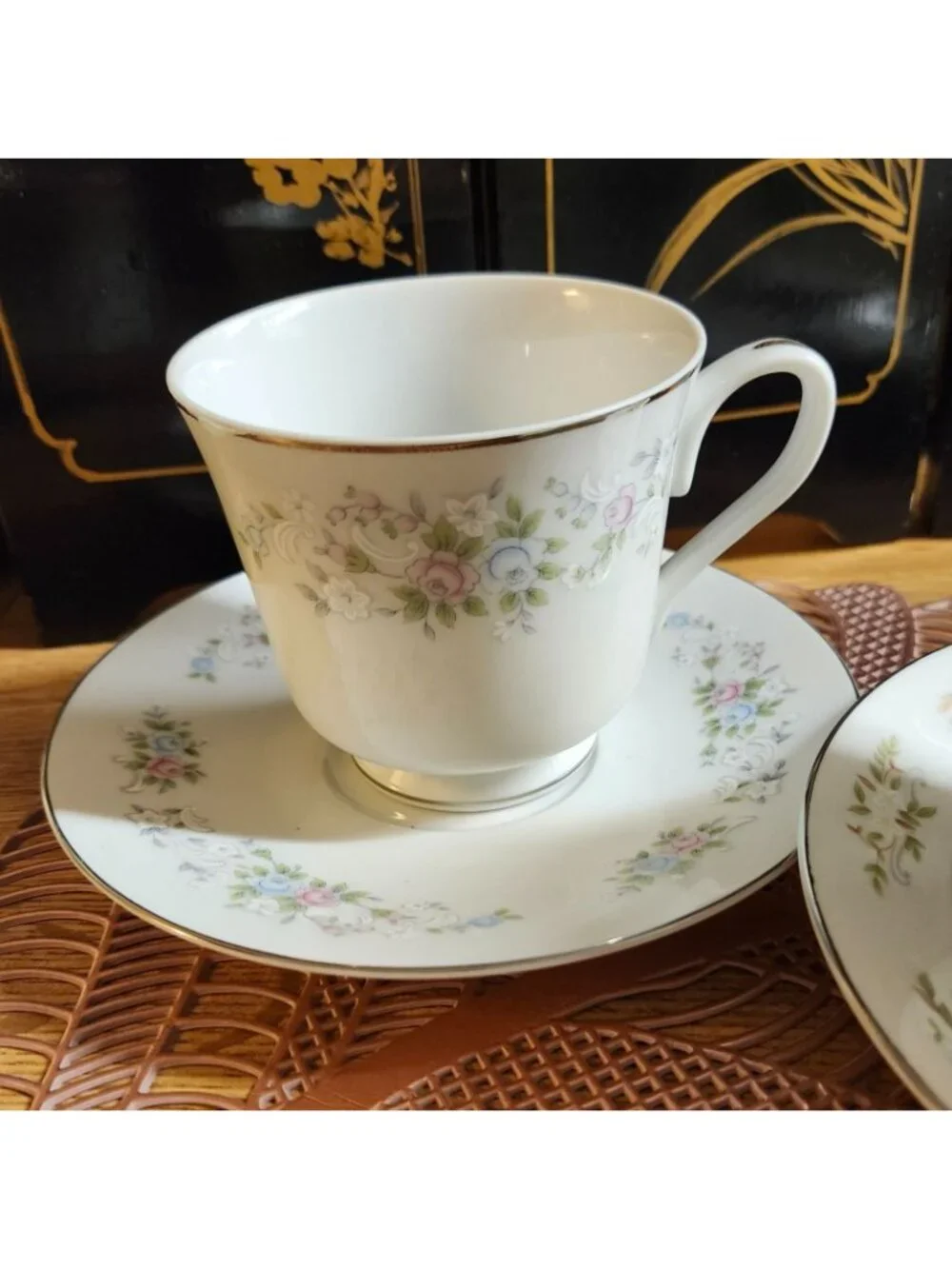 6 Sets Mismatched China Tea Cups & Saucers, Green & Gold